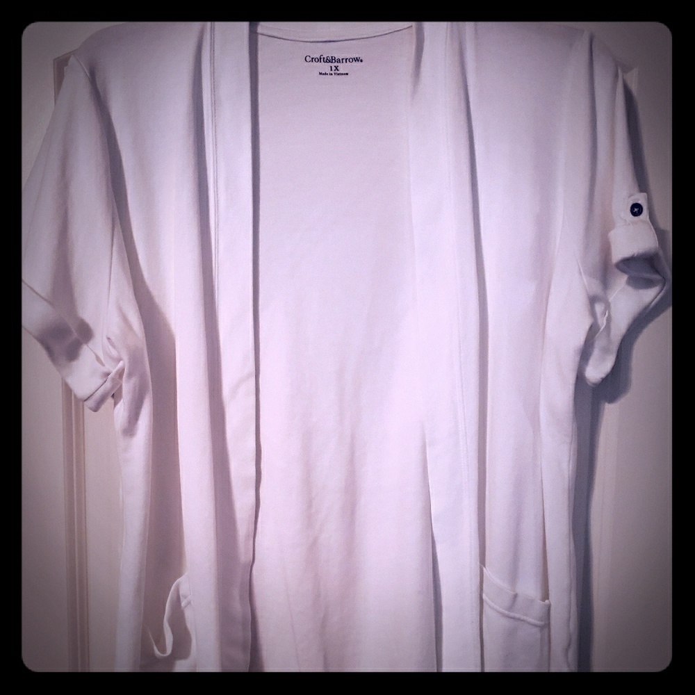 1X white short sleeve cardigan